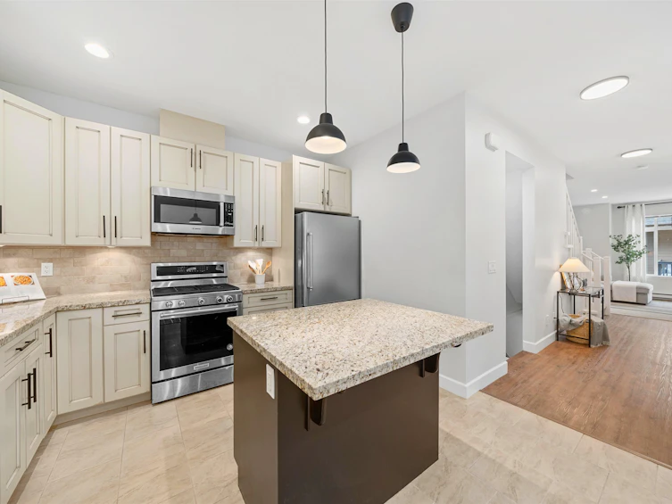 10-2979 156 Street, Surrey, BC, V3Z 8V8 - 10