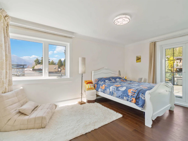 4231 Chelsea Crescent, North Vancouver, BC, V7R 3J4 - 7
