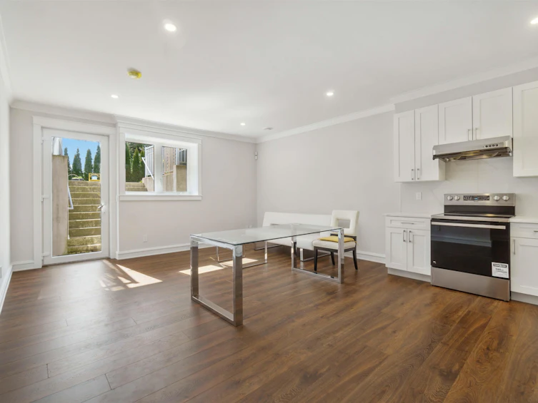 4231 Chelsea Crescent, North Vancouver, BC, V7R 3J4 - 8