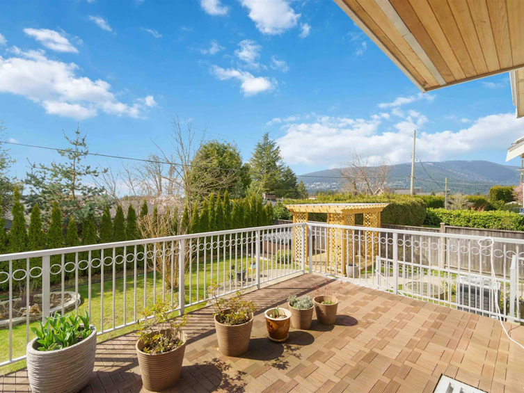 4231 Chelsea Crescent, North Vancouver, BC, V7R 3J4 - 9