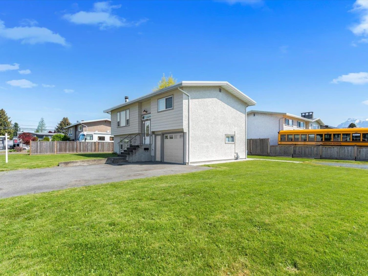 8780 Baker Drive, Chilliwack, BC, V2P 7H2 - 3
