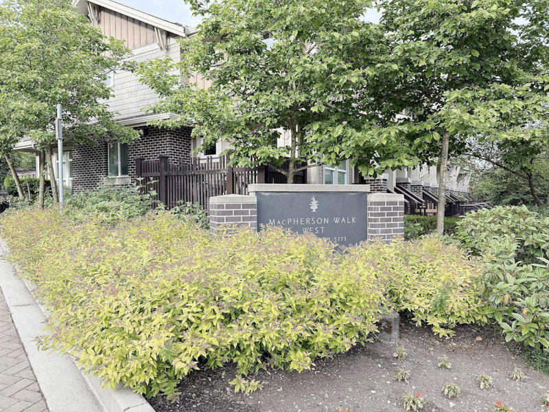 207 - 5775 Irmin Street, Burnaby BC V5J 0C3