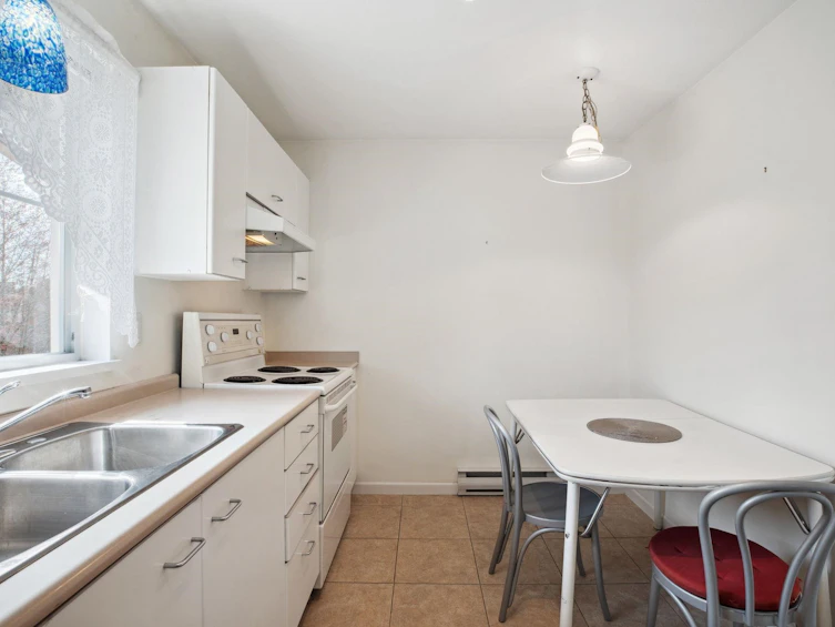 426-1252 Town Centre Boulevard, Coquitlam, BC, V3B 7R7 - 3
