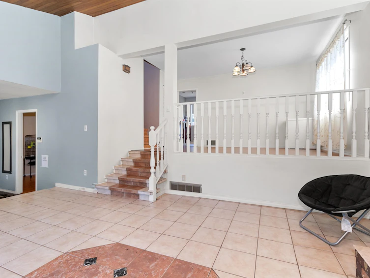 2551 Adelaide Street, Abbotsford, BC, V2T 3L9 - 5
