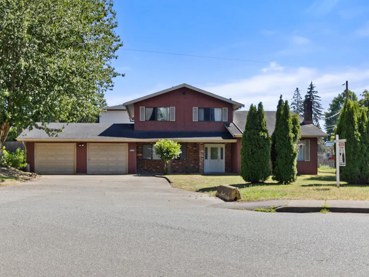 2551 Adelaide Street, Abbotsford, BC, V2T 3L9