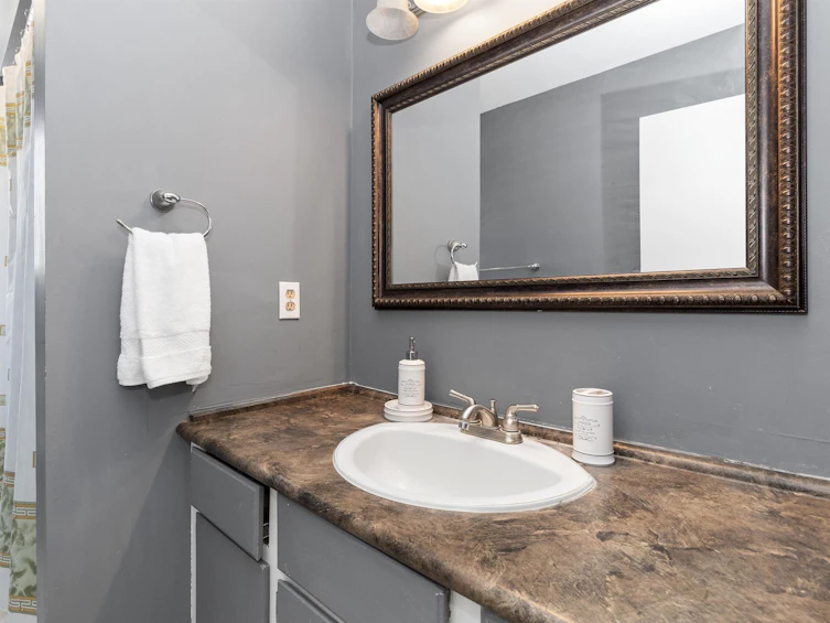 2551 Adelaide Street, Abbotsford, BC, V2T 3L9 - 23