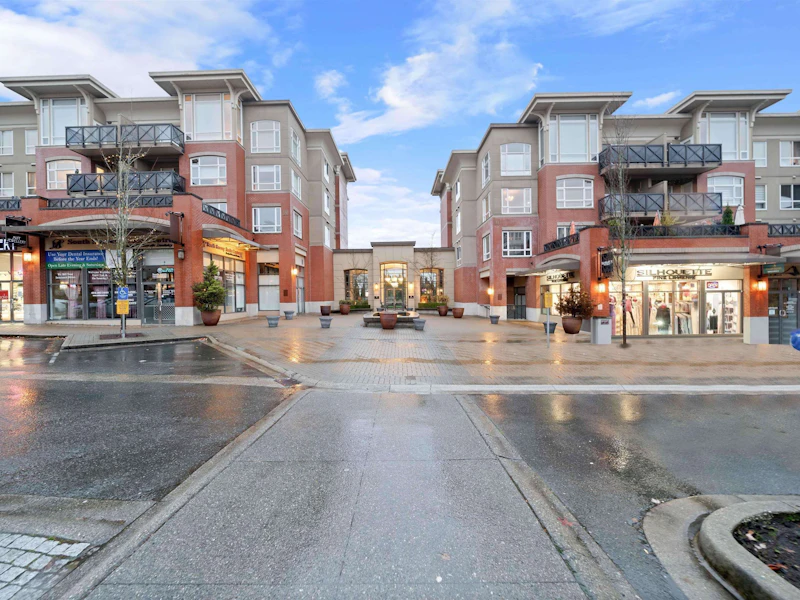 214 - 2970 King George Boulevard, Surrey BC V4P 0E6