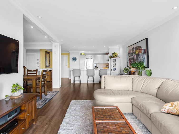 406-15621 Marine Drive, Surrey, BC, V4B 1E1 - 15