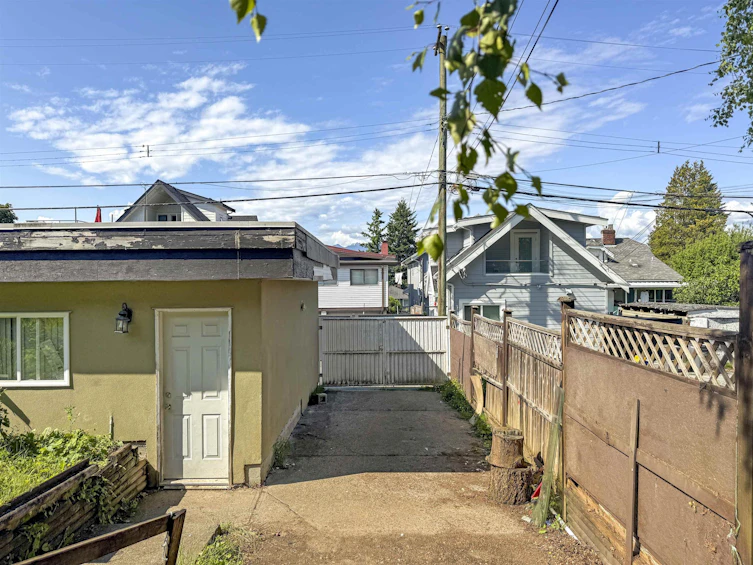 743 Durward Avenue, Vancouver, BC, V5V 2Y9 - 37