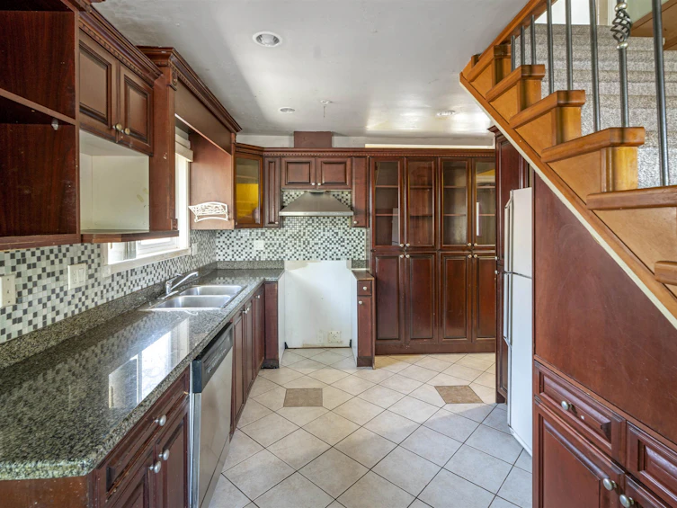 743 Durward Avenue, Vancouver, BC, V5V 2Y9 - 12