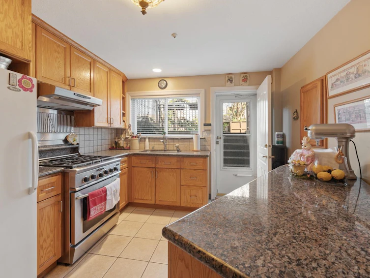 1627 E 34th Avenue, Vancouver, BC, V5P 1A2 - 24