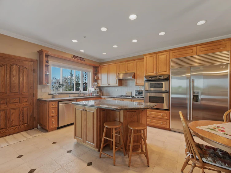 1627 E 34th Avenue, Vancouver, BC, V5P 1A2 - 3