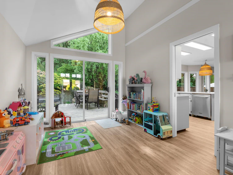 3055 Eastview Street, Abbotsford, BC, V2S 6W3 - 9