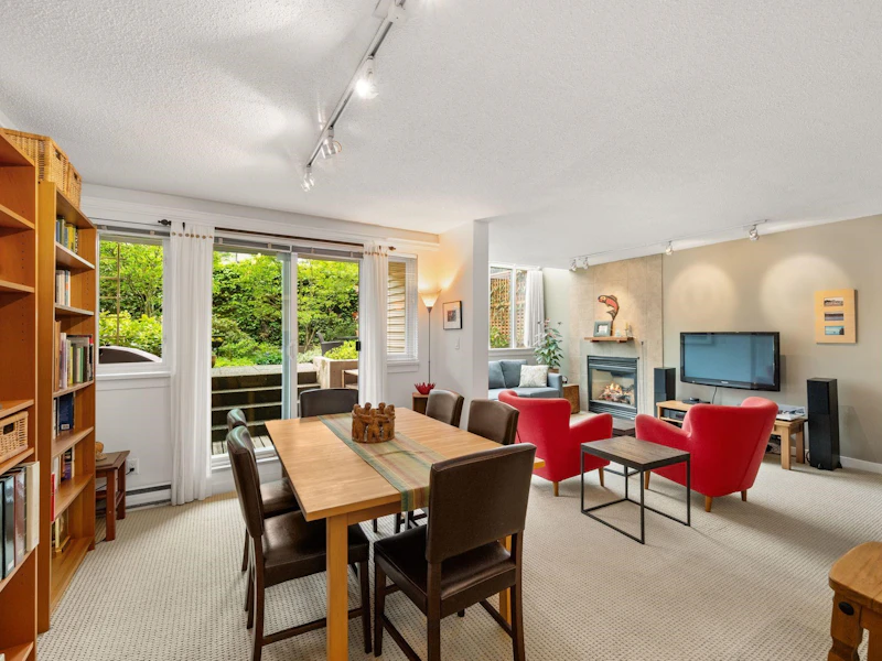 4 - 1949 W 8th Avenue, Vancouver BC V6J 1W2