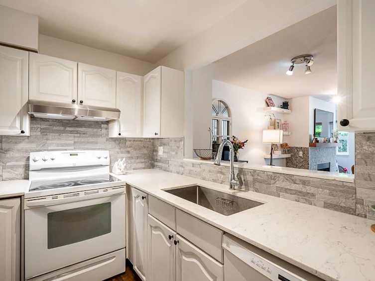 223-6707 Southpoint Drive, Burnaby, BC, V3N 4V8 - 12