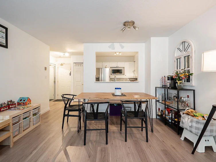 223-6707 Southpoint Drive, Burnaby, BC, V3N 4V8 - 9