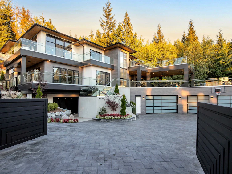 184 Kinsey Drive, Port Moody, BC, V3H 0G7 - 2