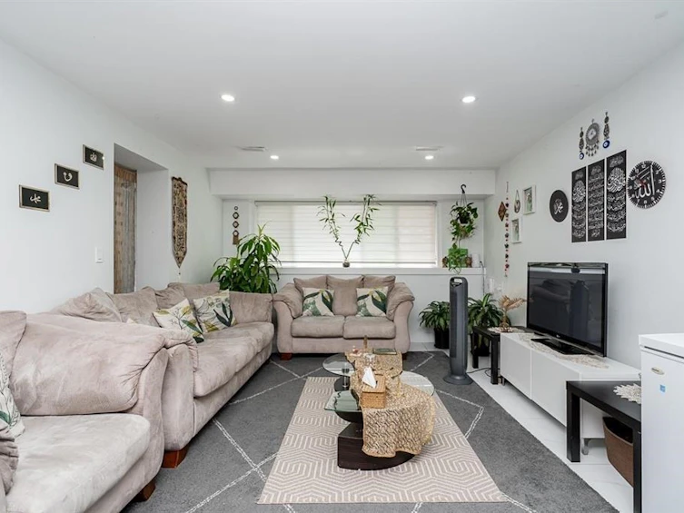 14125 75 Avenue, Surrey, BC, V3W 2S9 - 14