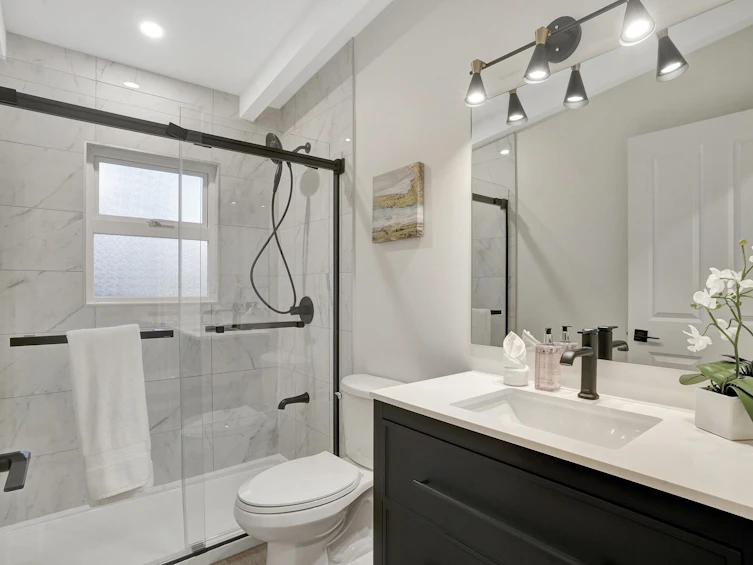 4692 Glenwood Avenue, North Vancouver, BC, V7R 4G7 - 33