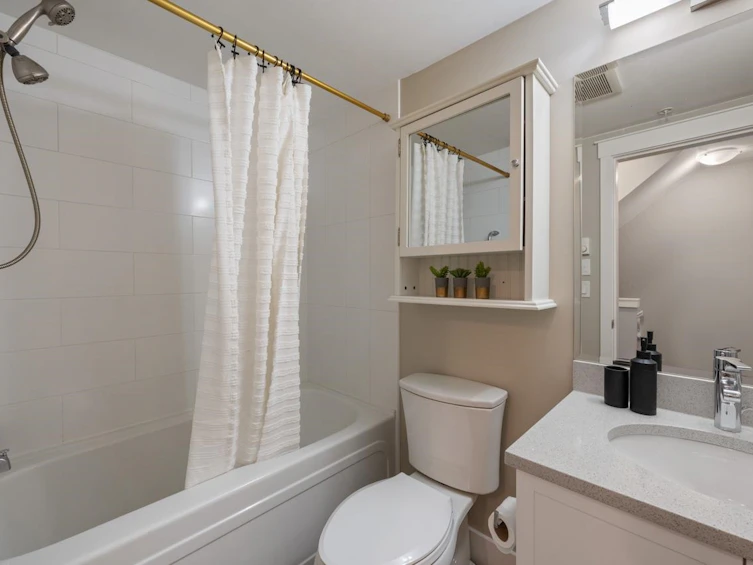 1278 Salsbury Drive, Vancouver, BC, V5L 0B2 - 23