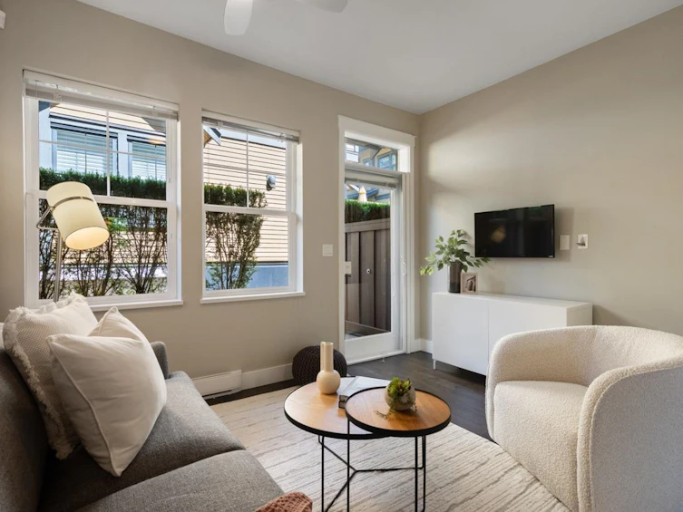 1278 Salsbury Drive, Vancouver, BC, V5L 0B2 - 14