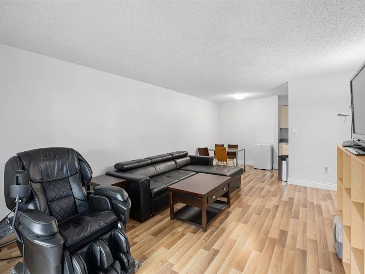107-9847 Manchester Drive, Burnaby, BC, V5A 2C3 - 6
