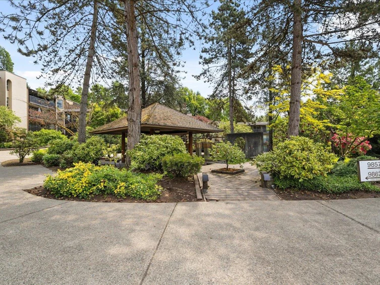 107-9847 Manchester Drive, Burnaby, BC, V5A 2C3 - 30