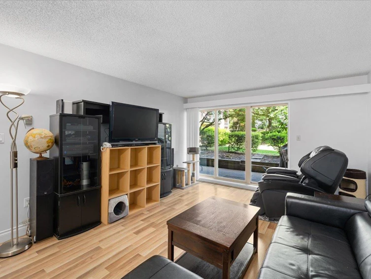 107-9847 Manchester Drive, Burnaby, BC, V5A 2C3 - 3