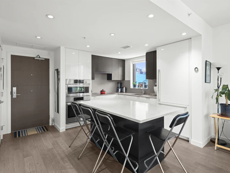 404-1688 Pullman Porter Street, Vancouver, BC, V6A 0H3 - 9