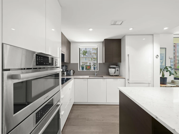 404-1688 Pullman Porter Street, Vancouver, BC, V6A 0H3 - 8
