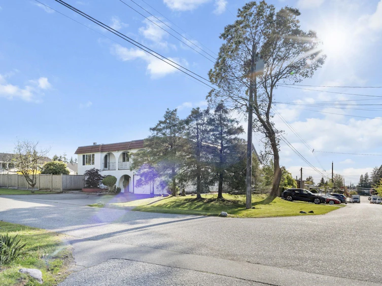 8645 114a Street, Delta, BC, V4C 5L9 - 2