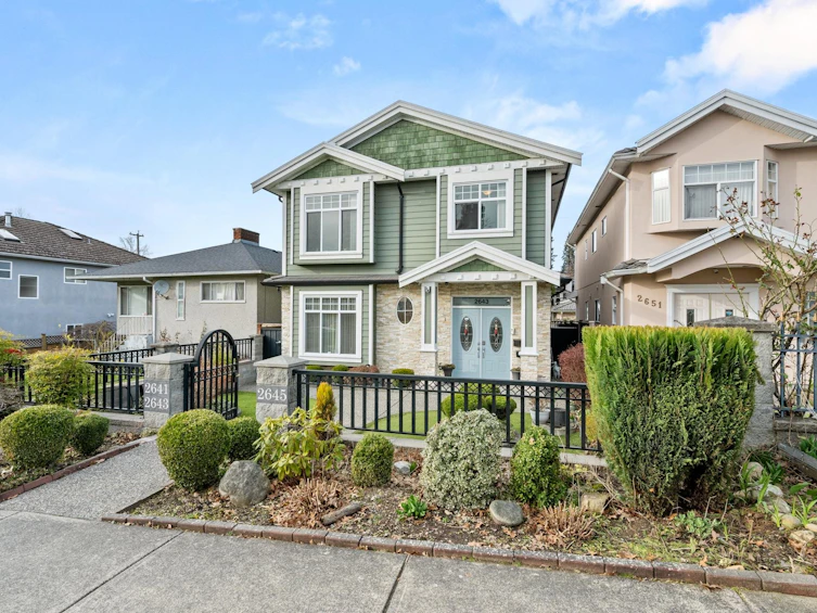2643 E 8th Avenue, Vancouver, BC, V5M 1W4 - 3