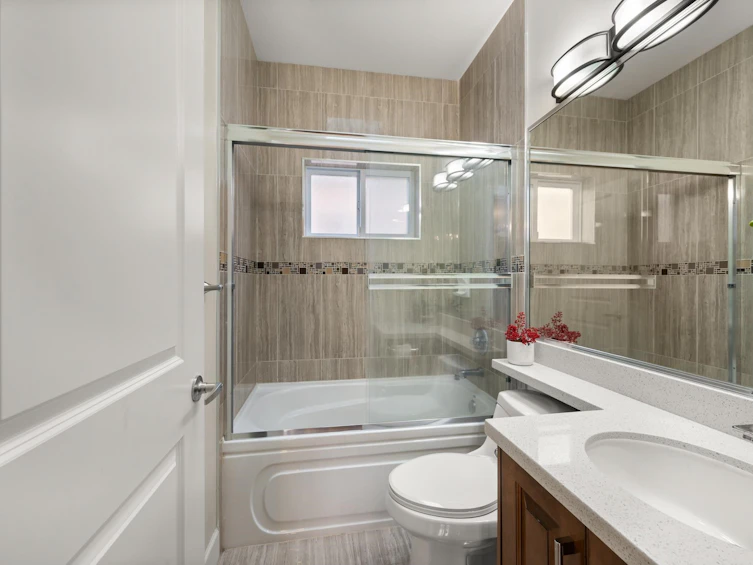 2643 E 8th Avenue, Vancouver, BC, V5M 1W4 - 14