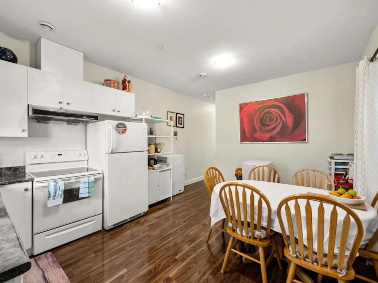 2643 E 8th Avenue, Vancouver, BC, V5M 1W4 - 19