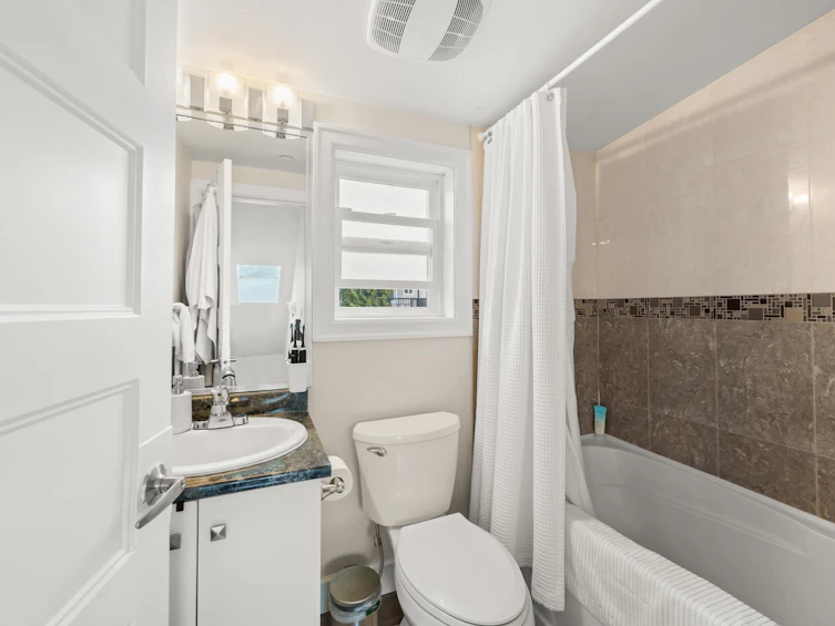 2643 E 8th Avenue, Vancouver, BC, V5M 1W4 - 36