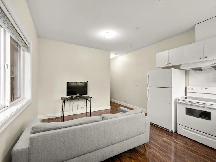 2643 E 8th Avenue, Vancouver, BC, V5M 1W4 - 25