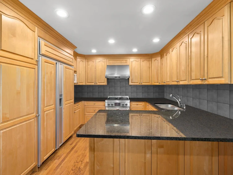 1035 Grover Avenue, Coquitlam, BC, V3J 3E7 - 6