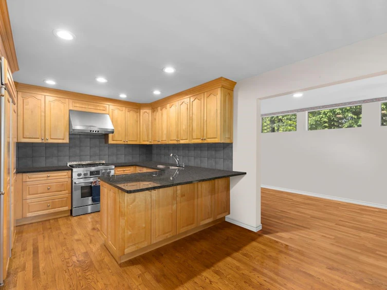1035 Grover Avenue, Coquitlam, BC, V3J 3E7 - 5