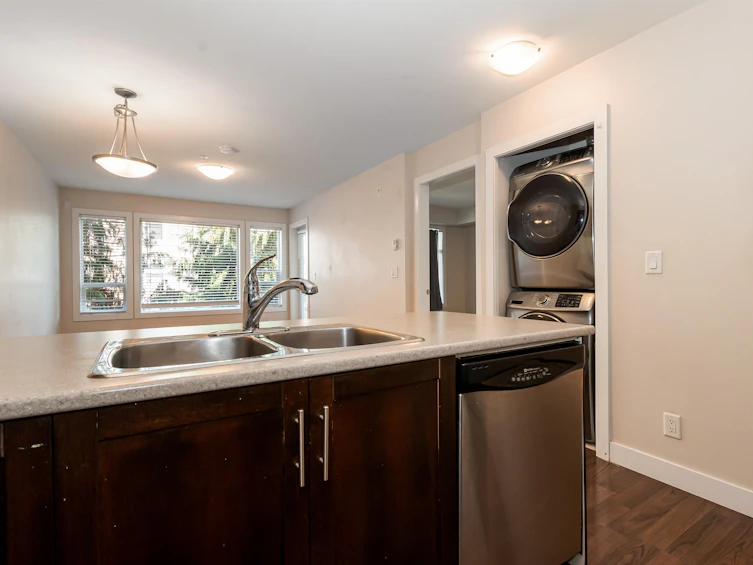 203-9422 Victor Street, Chilliwack, BC, V2P 0B8 - 8