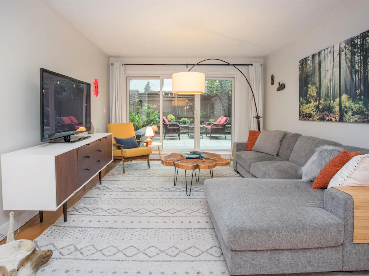 113-330 E 7th Avenue, Vancouver, BC, V5T 4K5 - 2