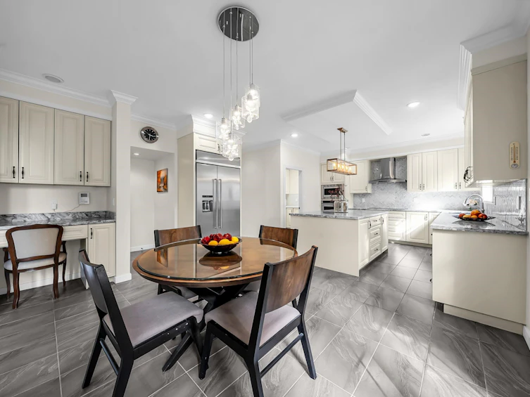 3820 Royalmore Avenue, Richmond, BC, V7C 1P6 - 9