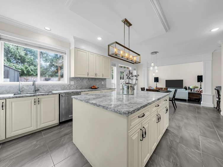 3820 Royalmore Avenue, Richmond, BC, V7C 1P6 - 11