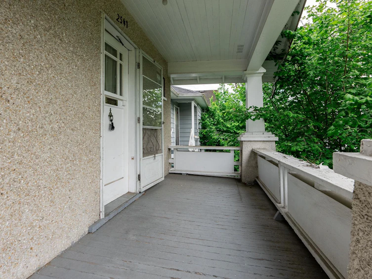 2541 E 2nd Avenue, Vancouver, BC, V5M 1C7 - 2