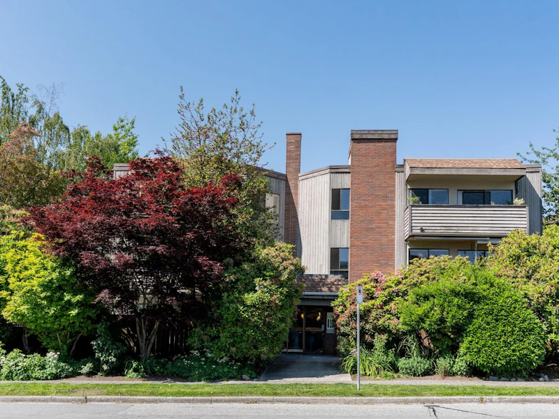 107 - 206 E 15th Street, North Vancouver BC V7L 2R3