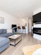 302 3505 W Broadway