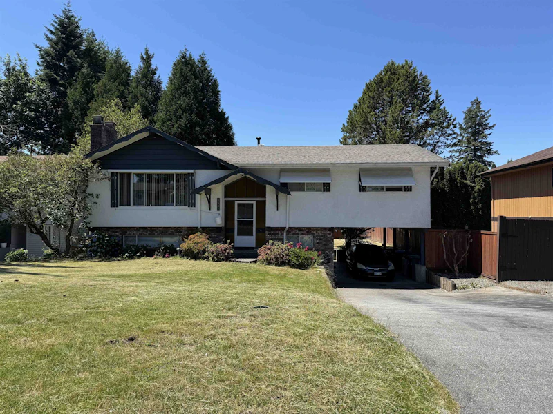 9537 125a Street, Surrey BC V3V 4Z3