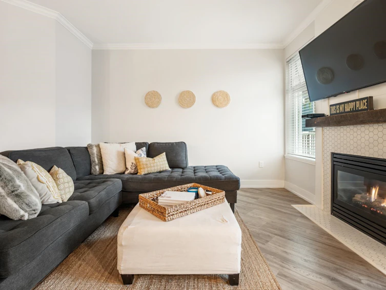 209-15368 16a Avenue, Surrey, BC, V4A 1S9 - 2