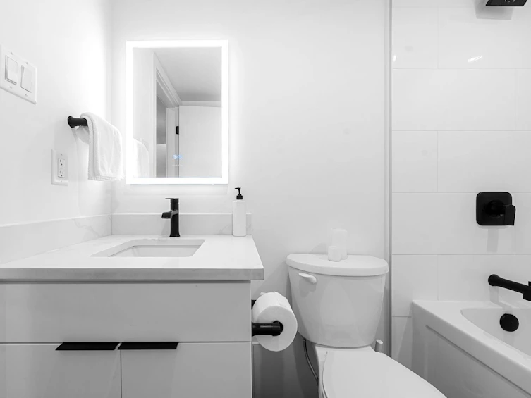 203-1545 E 2nd Avenue, Vancouver, BC, V5N 1C8 - 25