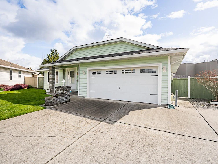 19245 59a Avenue, Surrey, BC, V3S 7S8 - 3