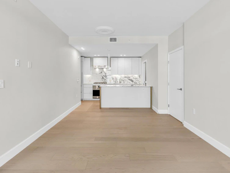 207-3668 W 10th Avenue, Vancouver, BC, V6R 2G3 - 2